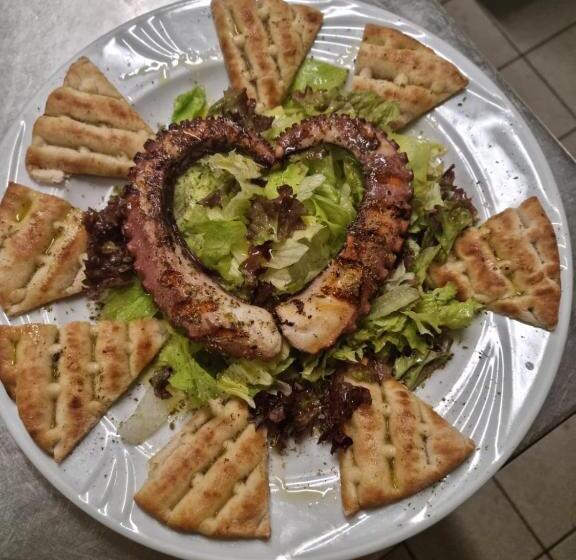 בית מלון כפרי Und Restaurant Zeus