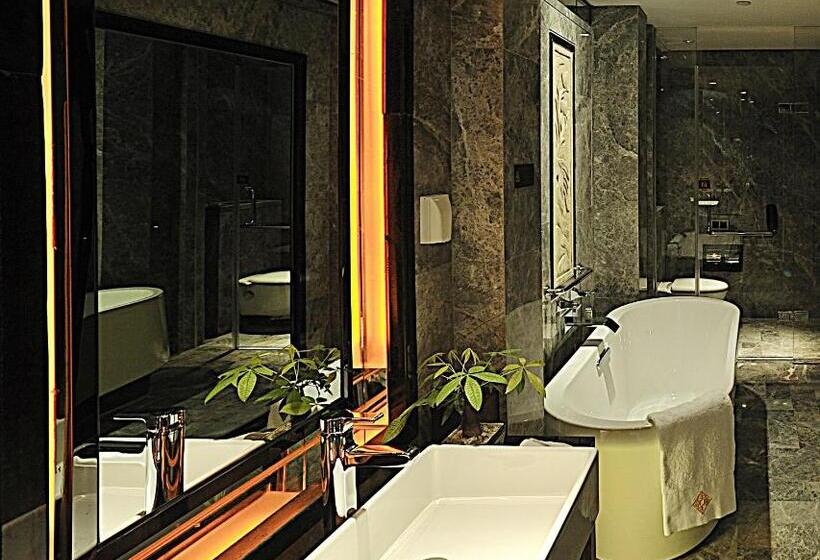 Отель Tai Zhou International Jinling