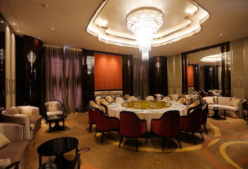 Hotel Pullman Shishi Mattison