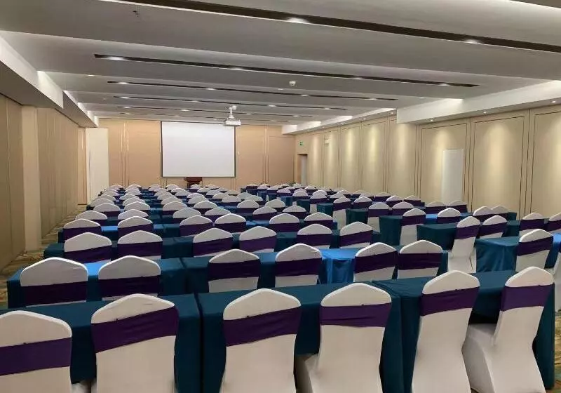 Ji Hotel Nanjing Hexi Bolan Center