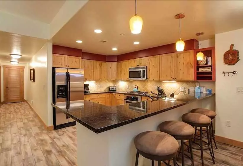 Aspen Lodge