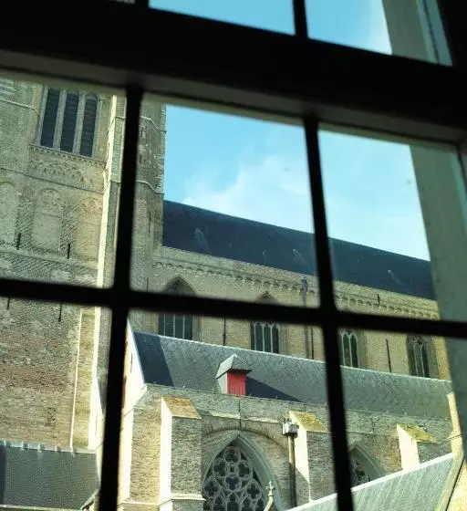 Hotelli B&b Saintsauveur Bruges