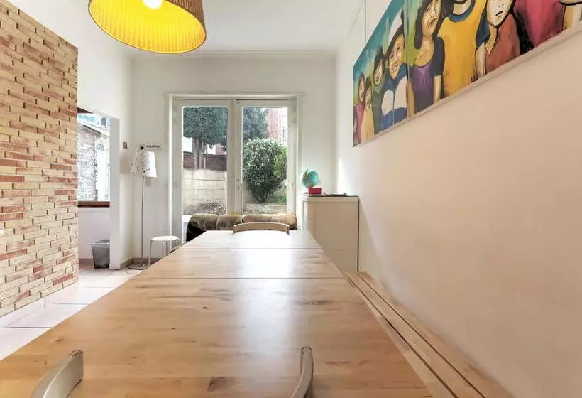 هتل Brussels Hello Hostel