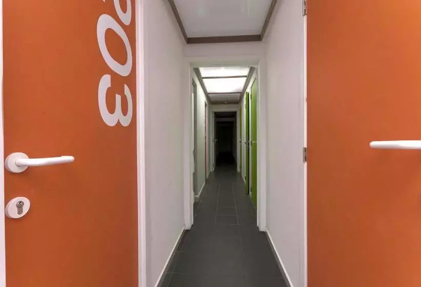 هتل Brussels Hello Hostel