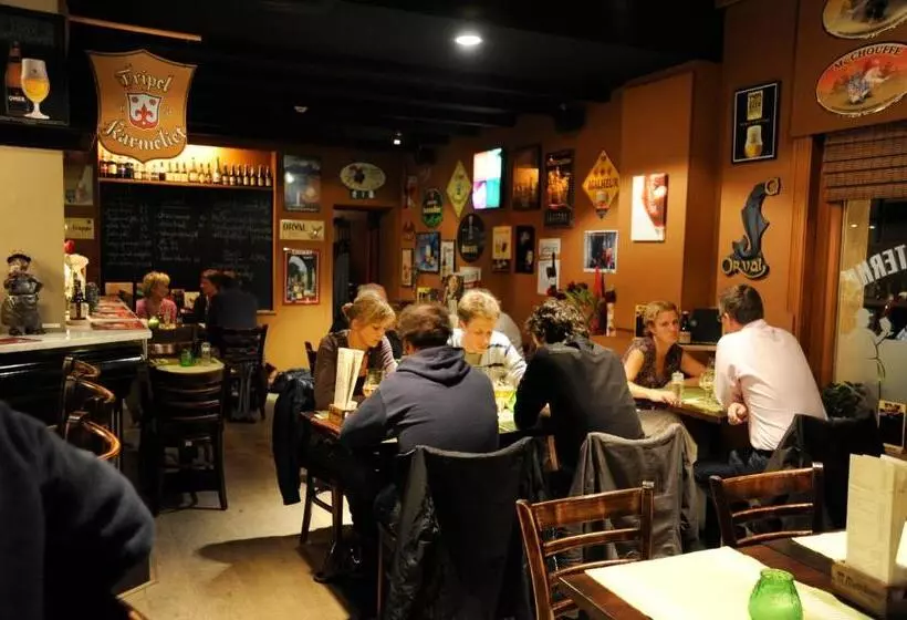 ホテル Duivels Paterke Harelbeeksestraat 29, 8500 Kortrijk