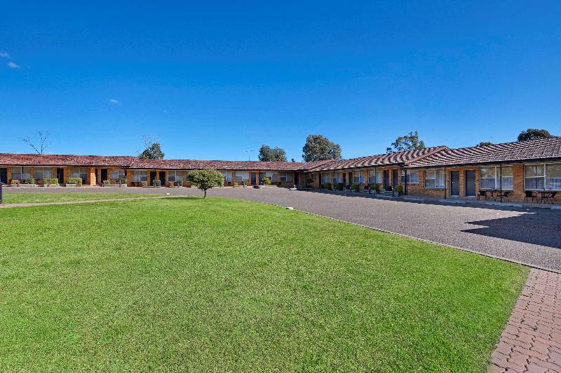 בית מלון כפרי Econo Lodge Savannah Park Tamworth