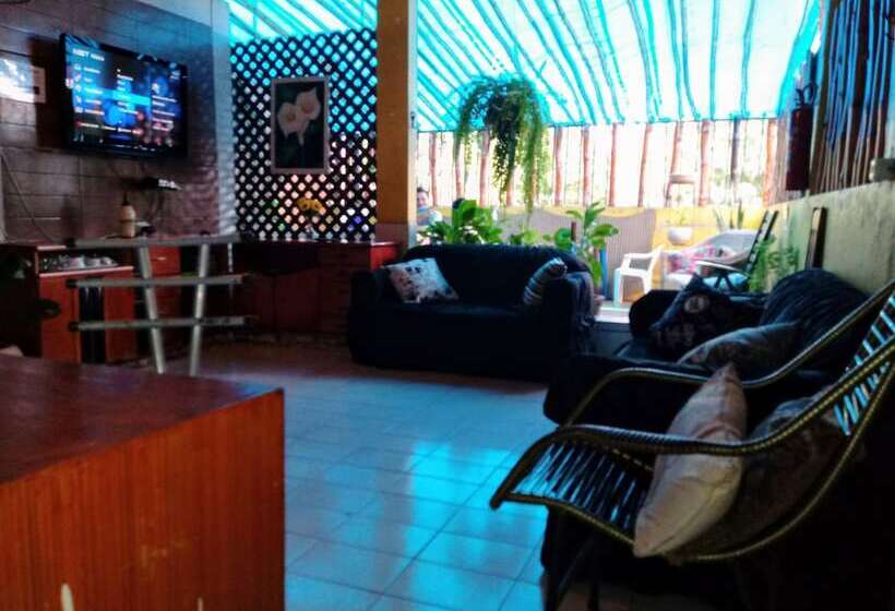 בית מלון כפרי Hostel Freeway