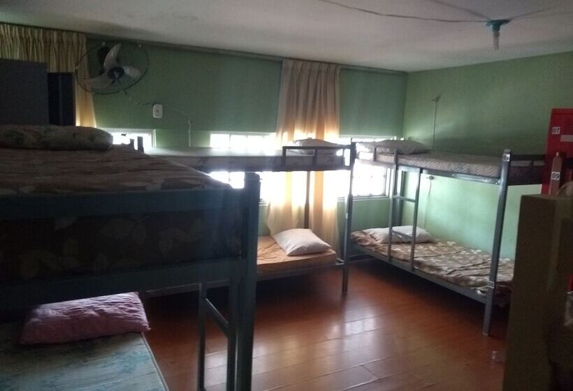 בית מלון כפרי Hostel Freeway