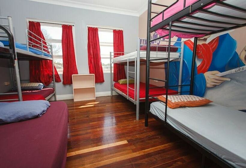 בית מלון כפרי Manly Harbour Backpackers