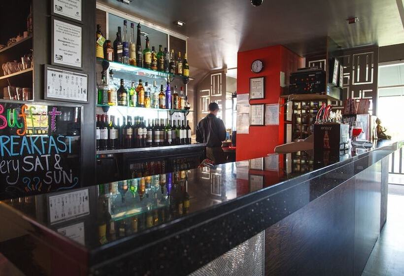 בית מלון כפרי Manly Harbour Backpackers