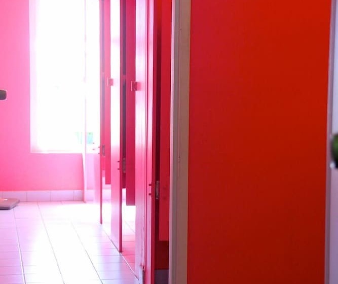 בית מלון כפרי Manly Harbour Backpackers