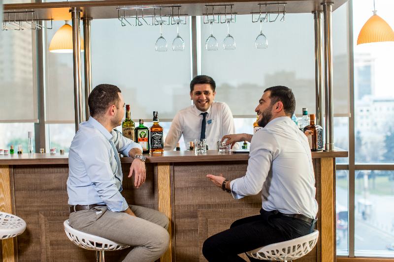 Parkside Hotel & Apartments