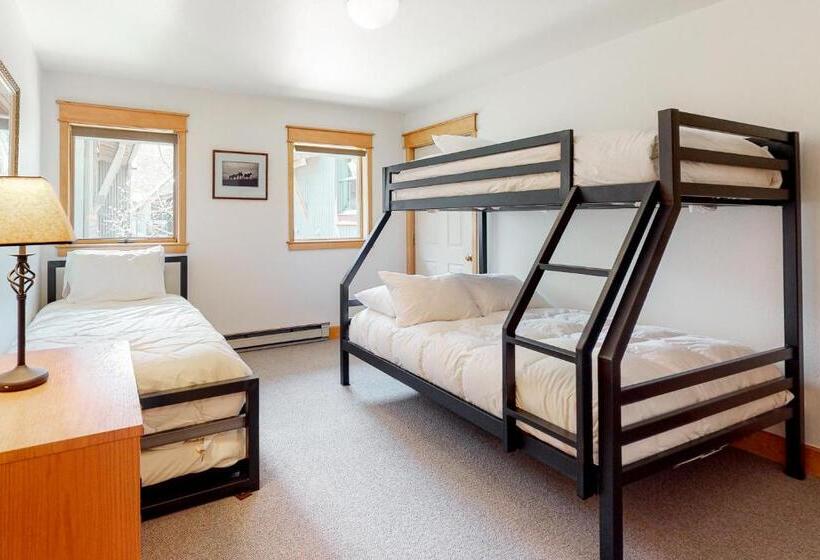 هتل Smuggler By Telluride Alpine Lodging