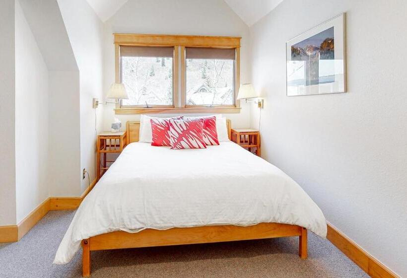 هتل Smuggler By Telluride Alpine Lodging