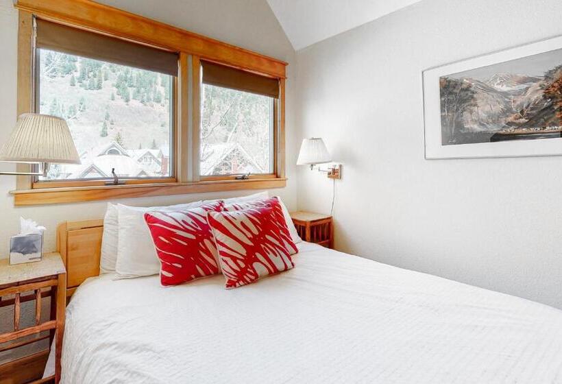 هتل Smuggler By Telluride Alpine Lodging