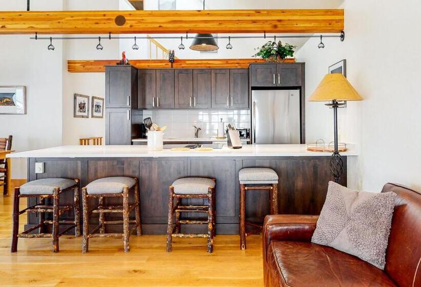 هتل Smuggler By Telluride Alpine Lodging