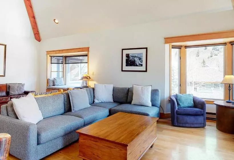 ホテル Smuggler By Telluride Alpine Lodging