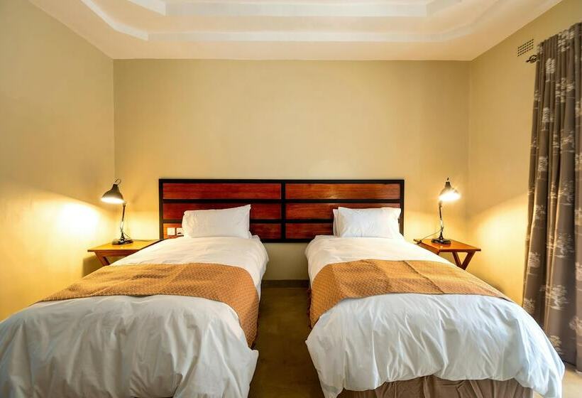 تختخواب و صبحانه The Shrub Lodge