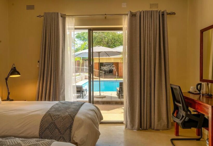 تختخواب و صبحانه The Shrub Lodge