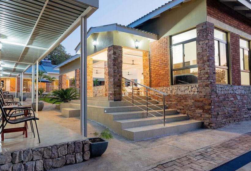 تختخواب و صبحانه The Shrub Lodge