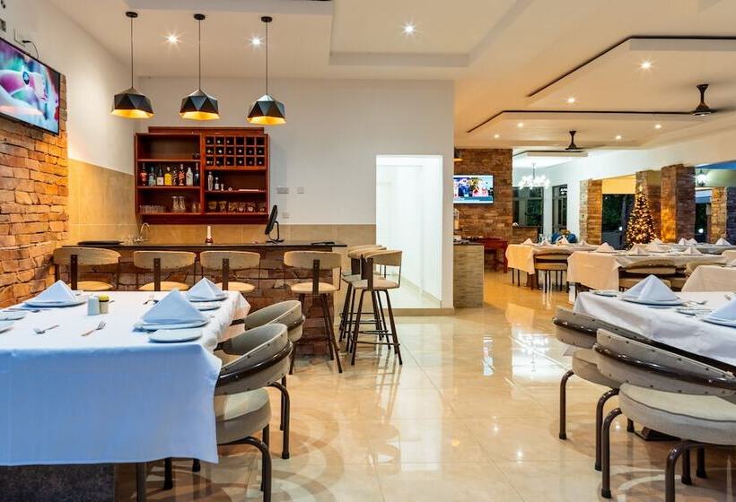 تختخواب و صبحانه The Shrub Lodge