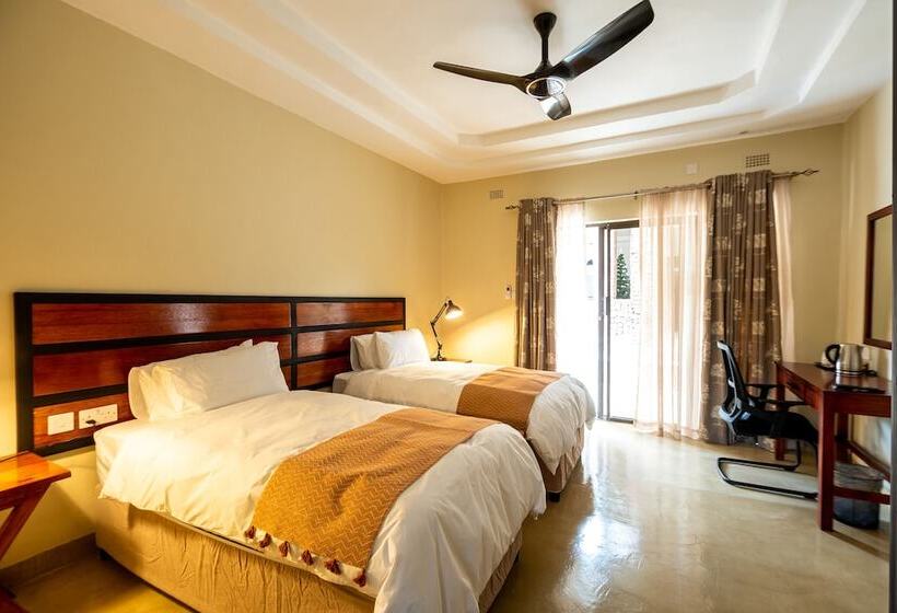 تختخواب و صبحانه The Shrub Lodge