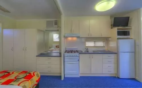 Alex Beach Cabins And Tourist Park