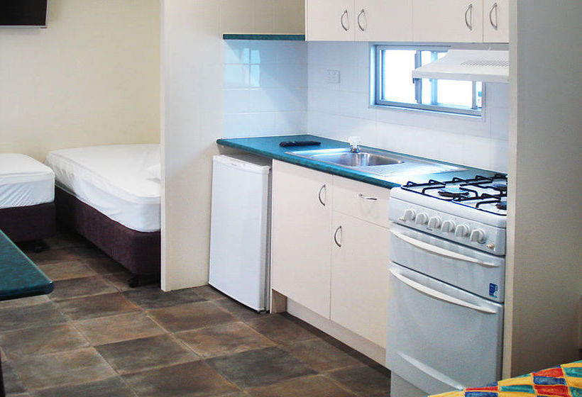 Alex Beach Cabins And Tourist Park