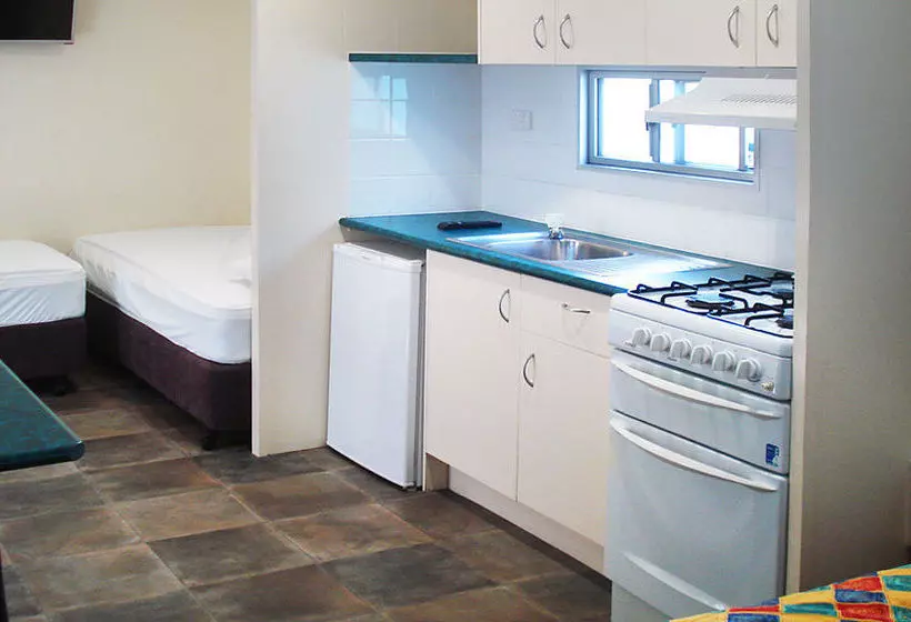 Alex Beach Cabins And Tourist Park