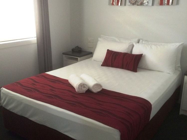 Alex Beach Cabins And Tourist Park