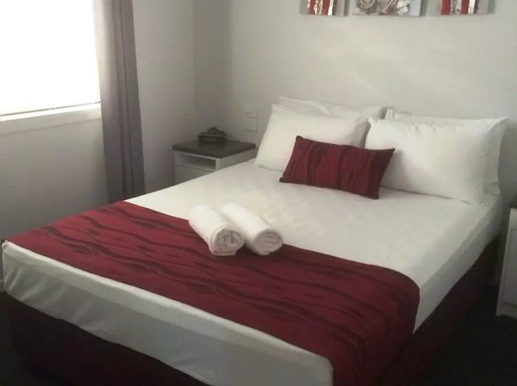Alex Beach Cabins And Tourist Park