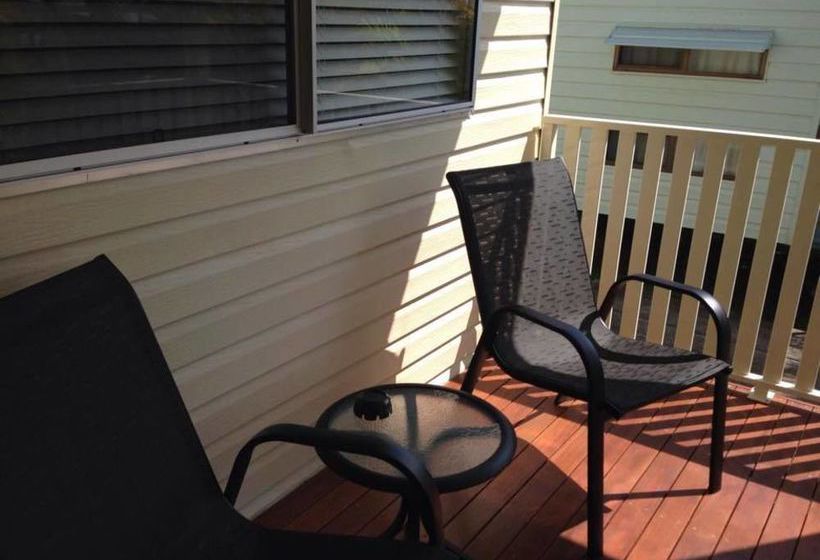 Alex Beach Cabins And Tourist Park