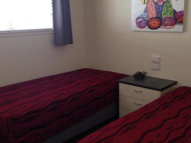 Alex Beach Cabins And Tourist Park