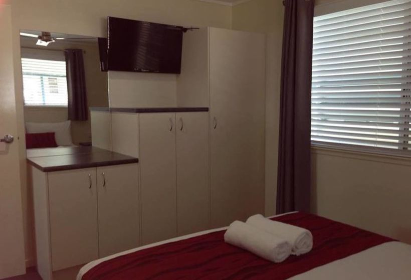 Alex Beach Cabins And Tourist Park