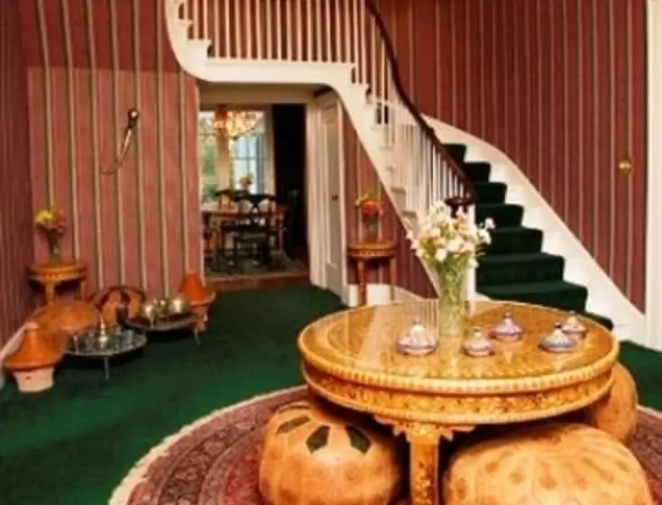 تختخواب و صبحانه Chestnut Street Inn