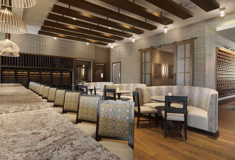 בית מלון כפרי Embassy Suites By Hilton Greenville Downtown Riverplace