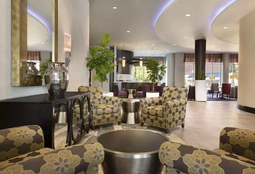 ホテル Embassy Suites By Hilton Greenville Downtown Riverplace
