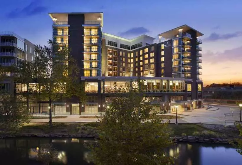 ホテル Embassy Suites By Hilton Greenville Downtown Riverplace