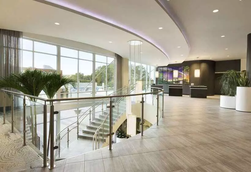ホテル Embassy Suites By Hilton Greenville Downtown Riverplace