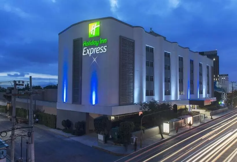 ホテル Holiday Inn Express Mexico Toreo, An Ihg