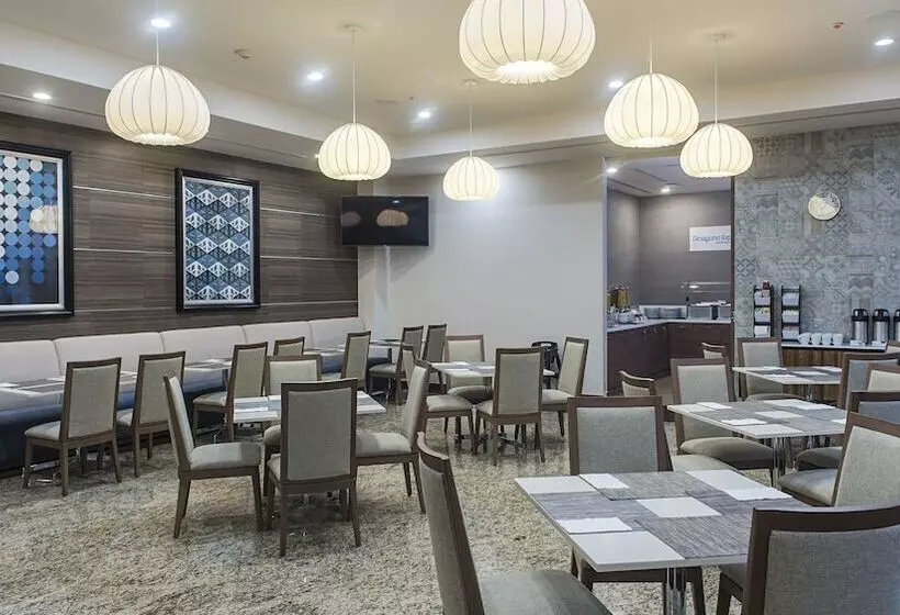 ホテル Holiday Inn Express Mexico Toreo, An Ihg