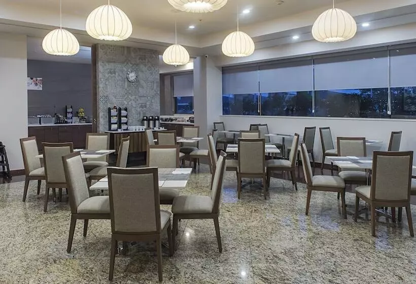 ホテル Holiday Inn Express Mexico Toreo, An Ihg