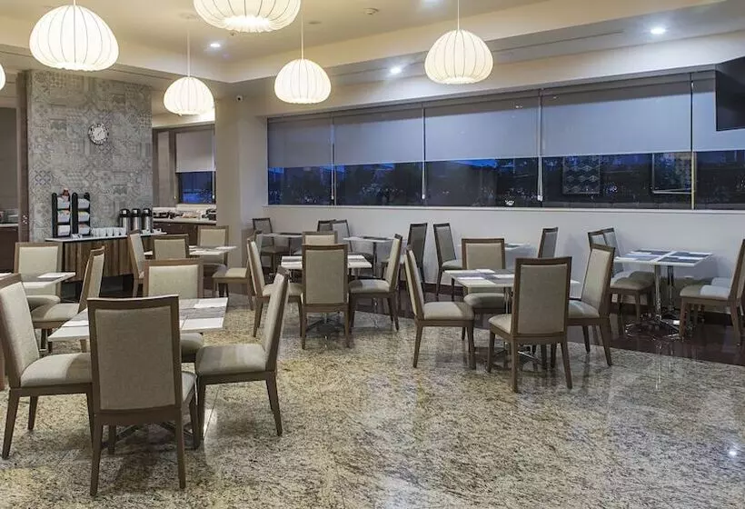 ホテル Holiday Inn Express Mexico Toreo, An Ihg