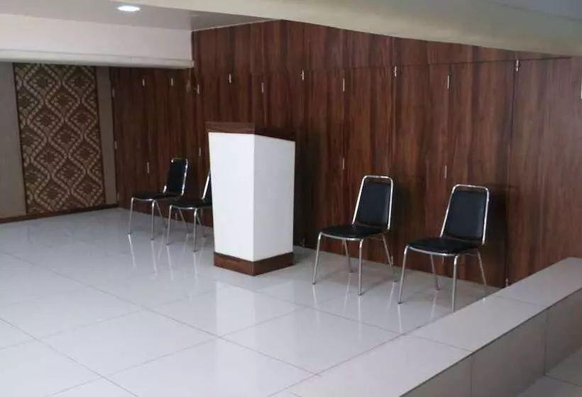 ホテル Sai Residency