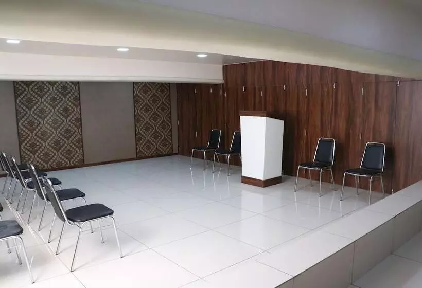 ホテル Sai Residency