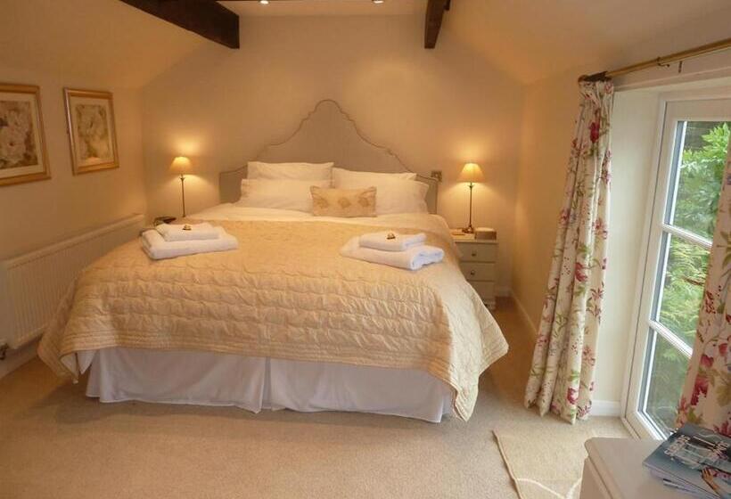 فندق The Coach House