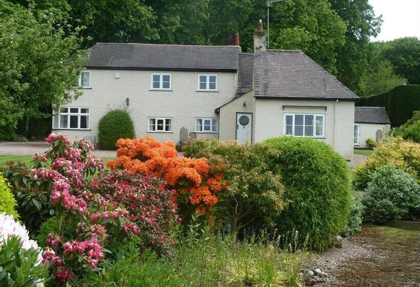 فندق The Coach House