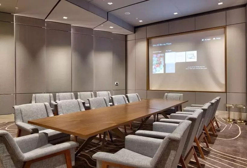 ホテル The Ritzcarlton Residences, Waikiki Beach