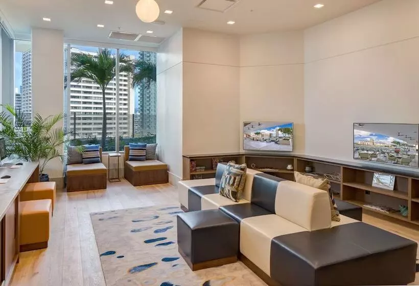 ホテル The Ritzcarlton Residences, Waikiki Beach