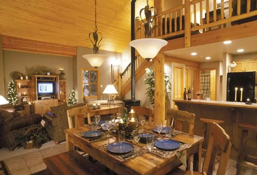 ホテル Vacation Homes By Big White Accomm